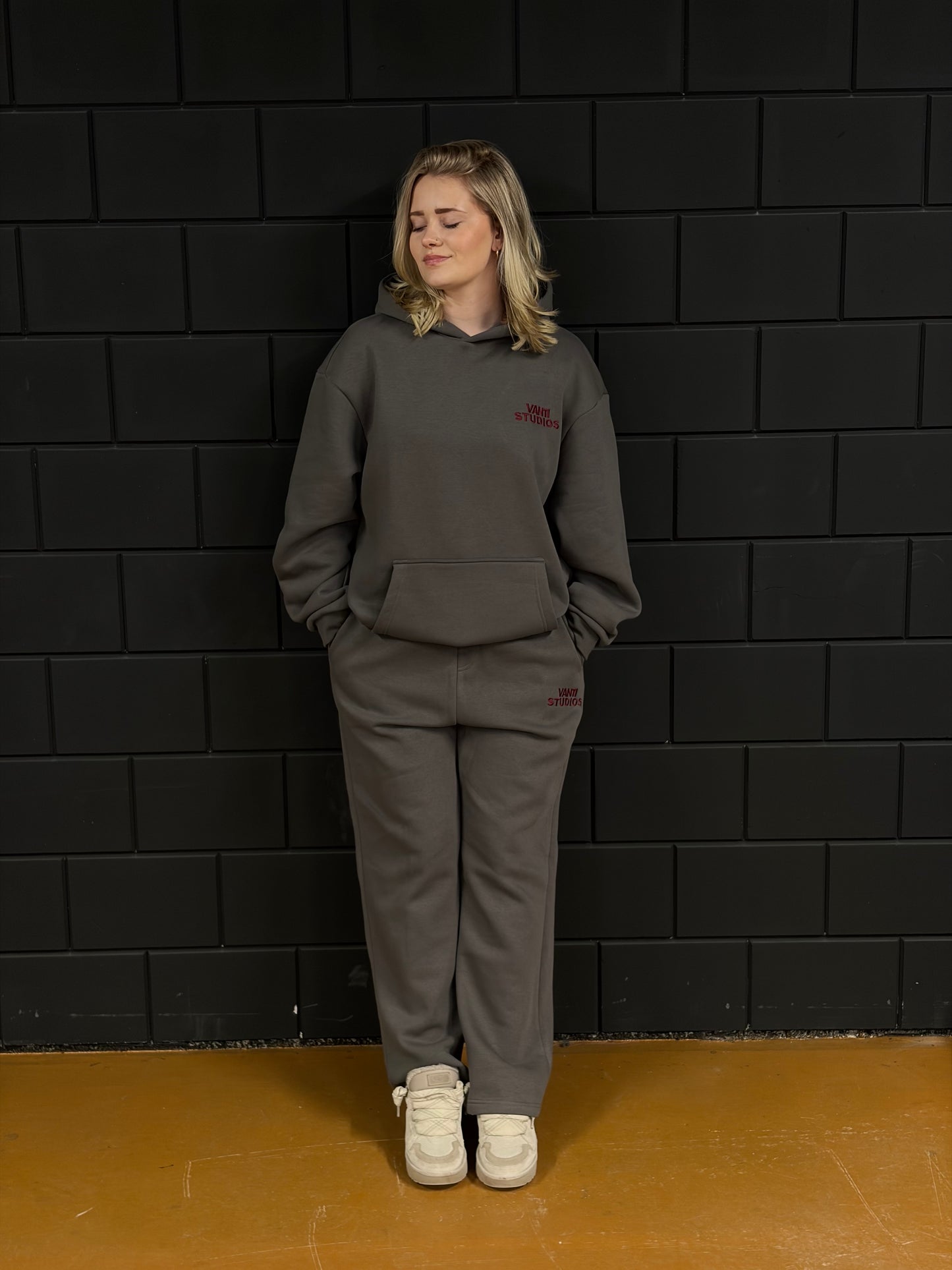 Bordeaux - Dark grey fluffy trackpants